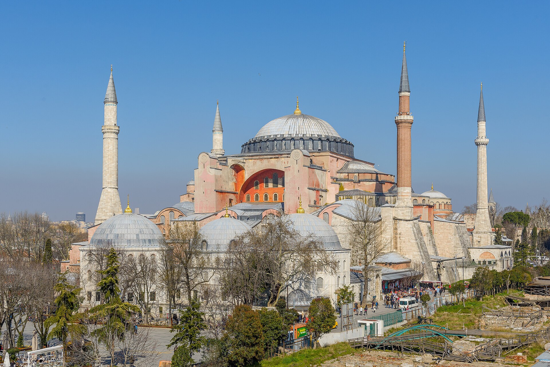 Hagia Sophia under a clear sky
