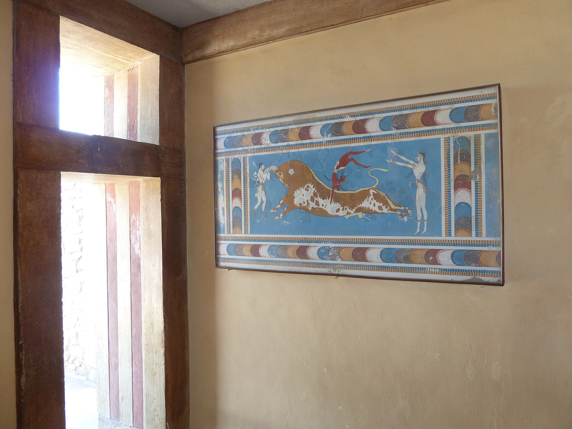 The red columns of Knossos